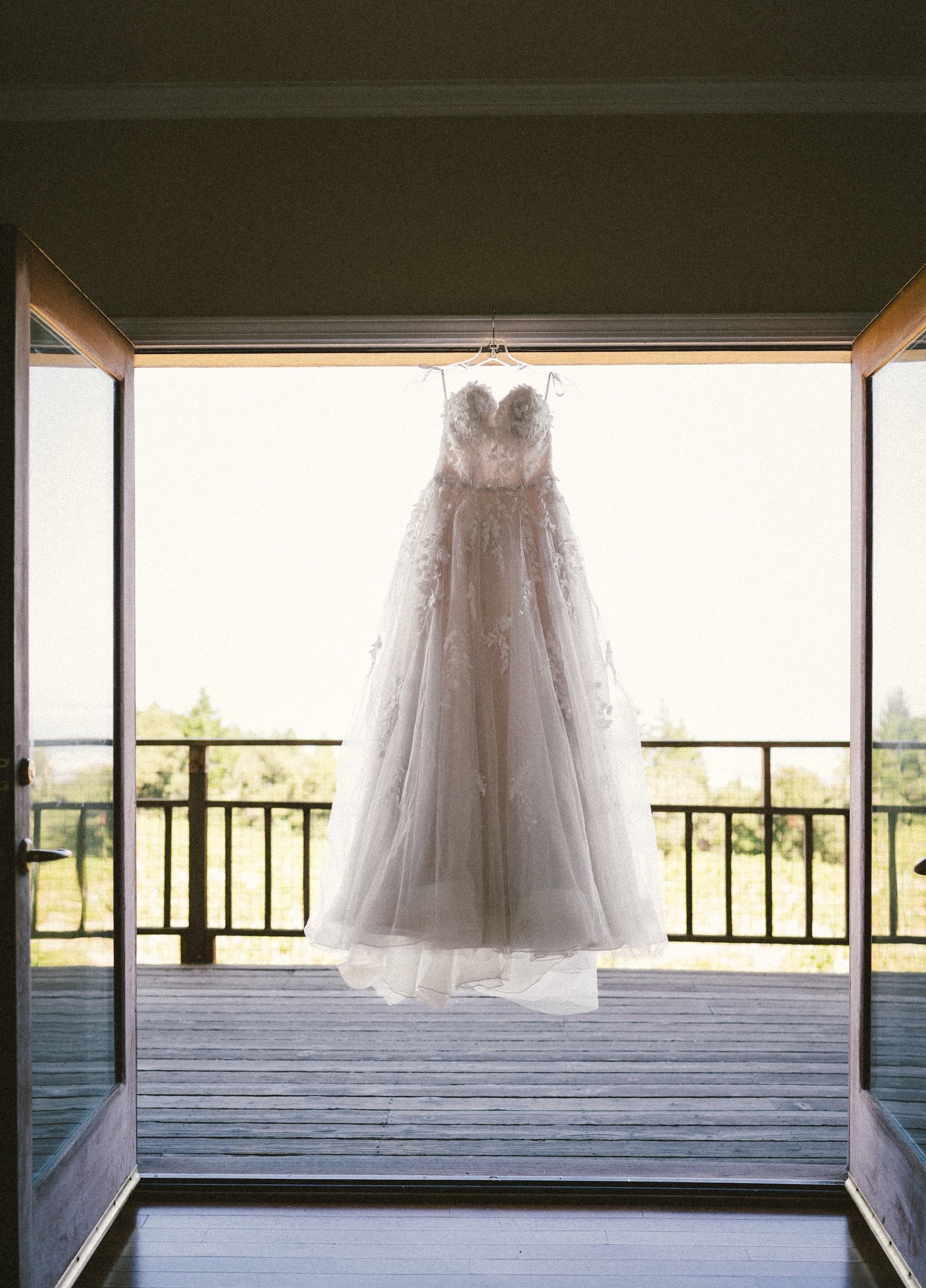 Weddings_Page_Changing_Suites.jpg